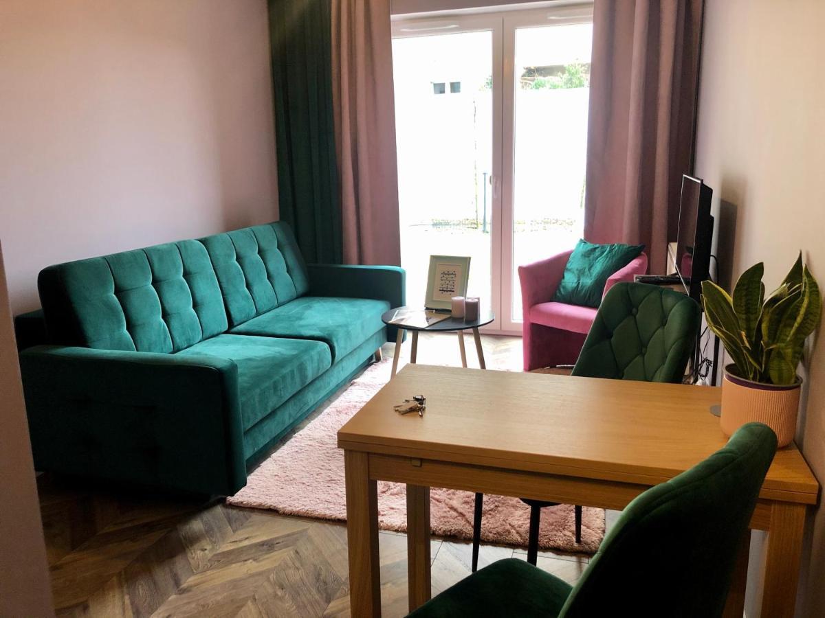 Apartament Z Ogrodkiem I Garazem Poznan Exterior photo