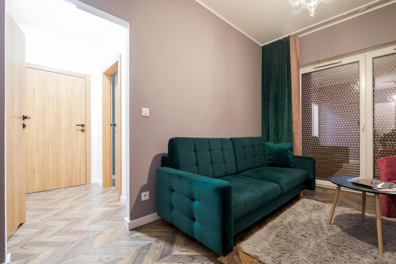 Apartament Z Ogrodkiem I Garazem Poznan Exterior photo