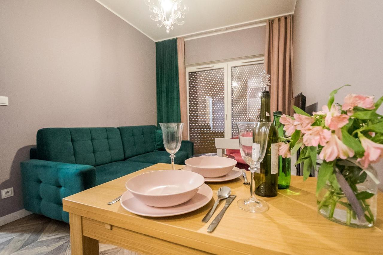 Apartament Z Ogrodkiem I Garazem Poznan Exterior photo