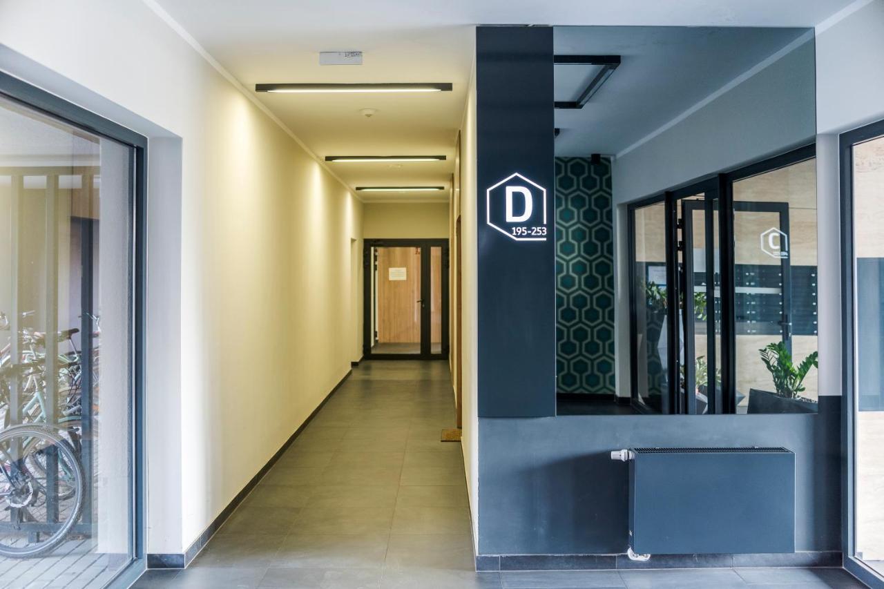 Apartament Z Ogrodkiem I Garazem Poznan Exterior photo